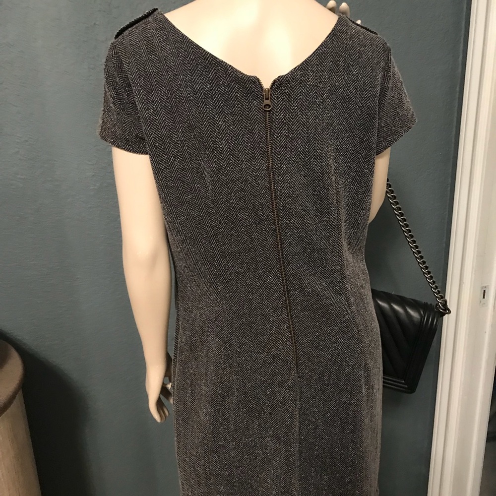 Dress - Picture 5 of 5